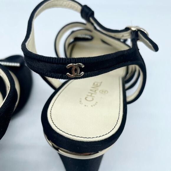 CHANEL Black leather/ Satin caged pearl embellished bow block heel sandals EU40 - Picture 9 of 14